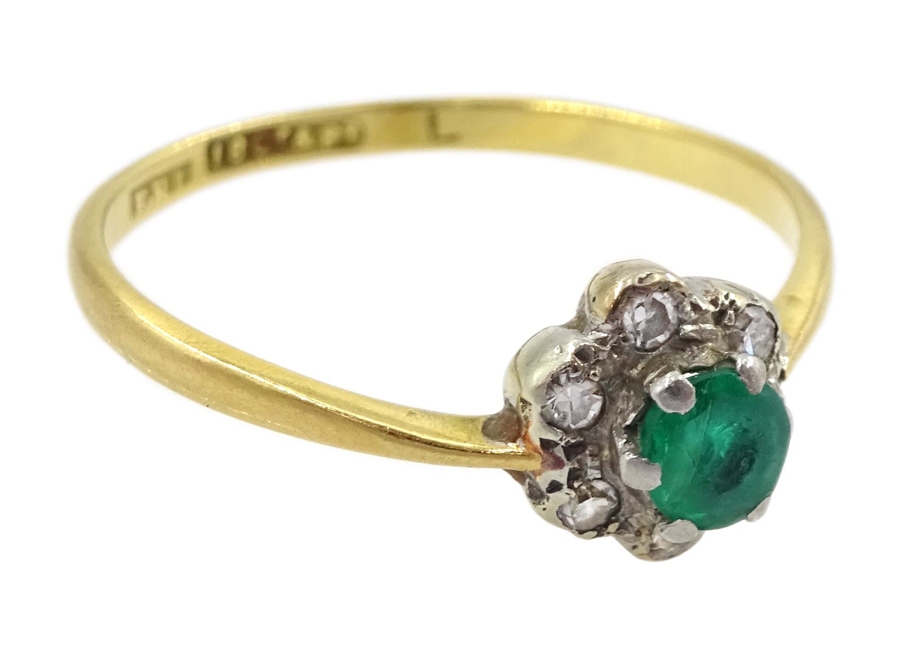 18ct gold green stone and diamond flower cluster ring - Image 3 of 4