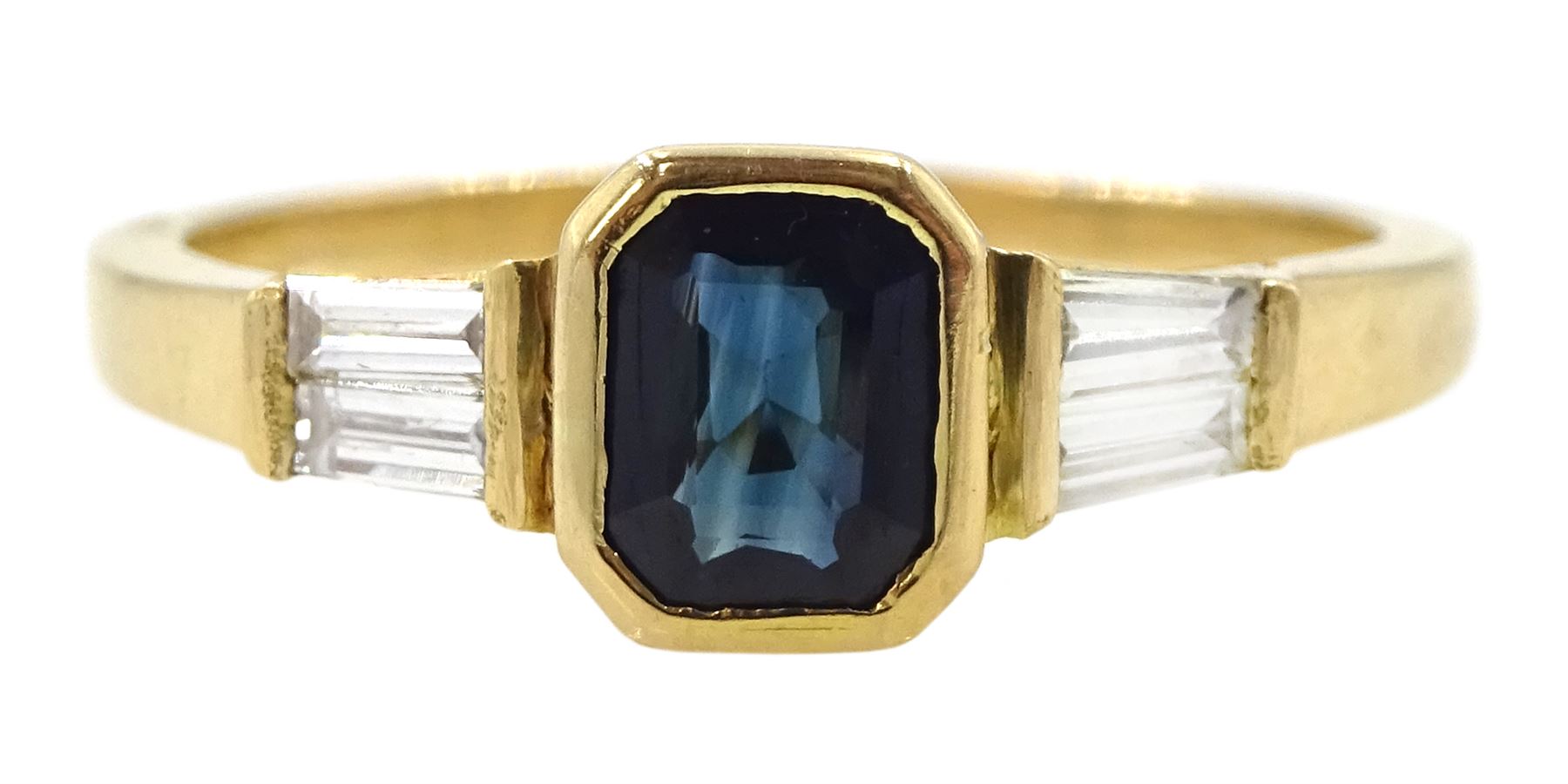 18ct gold sapphire ring