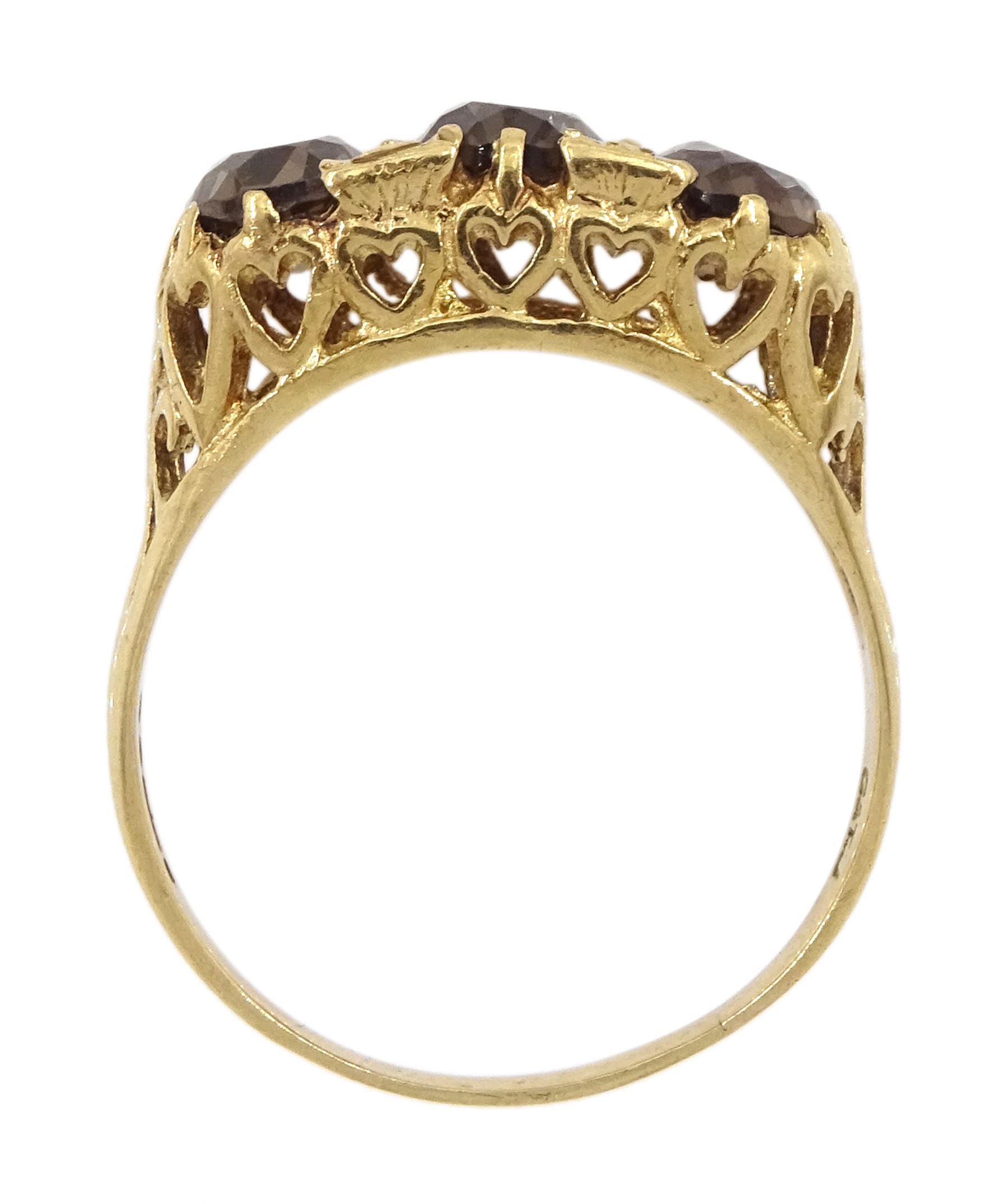 9ct gold three stone oval smoky quartz ring - Image 4 of 4
