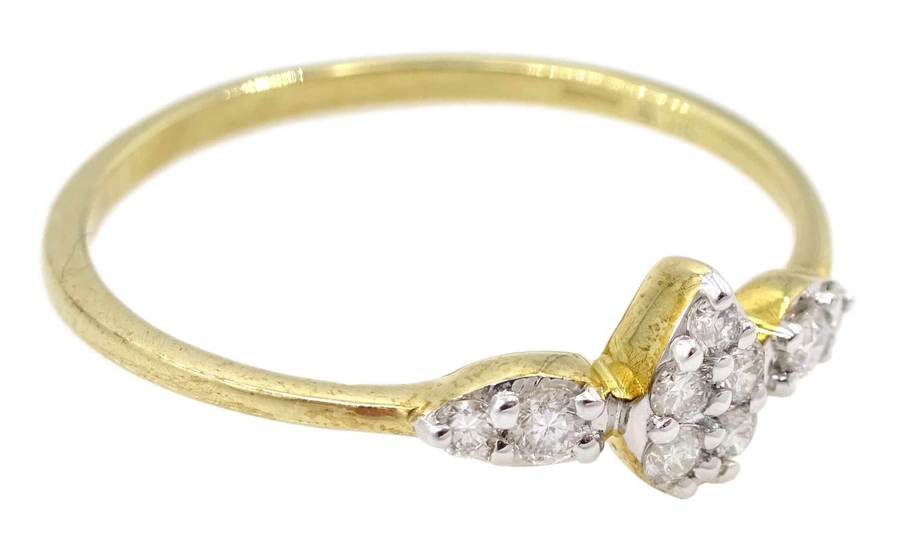 9ct gold round brilliant cut diamond cluster ring - Image 3 of 4