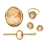 9ct gold cameo jewellery including two brooches
