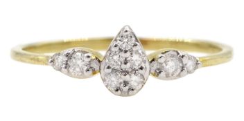 9ct gold round brilliant cut diamond cluster ring