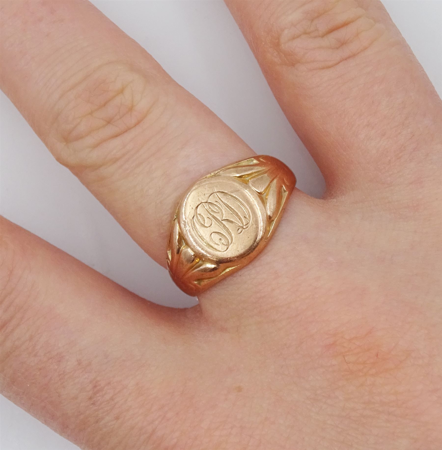 9ct rose gold signet ring - Image 2 of 4