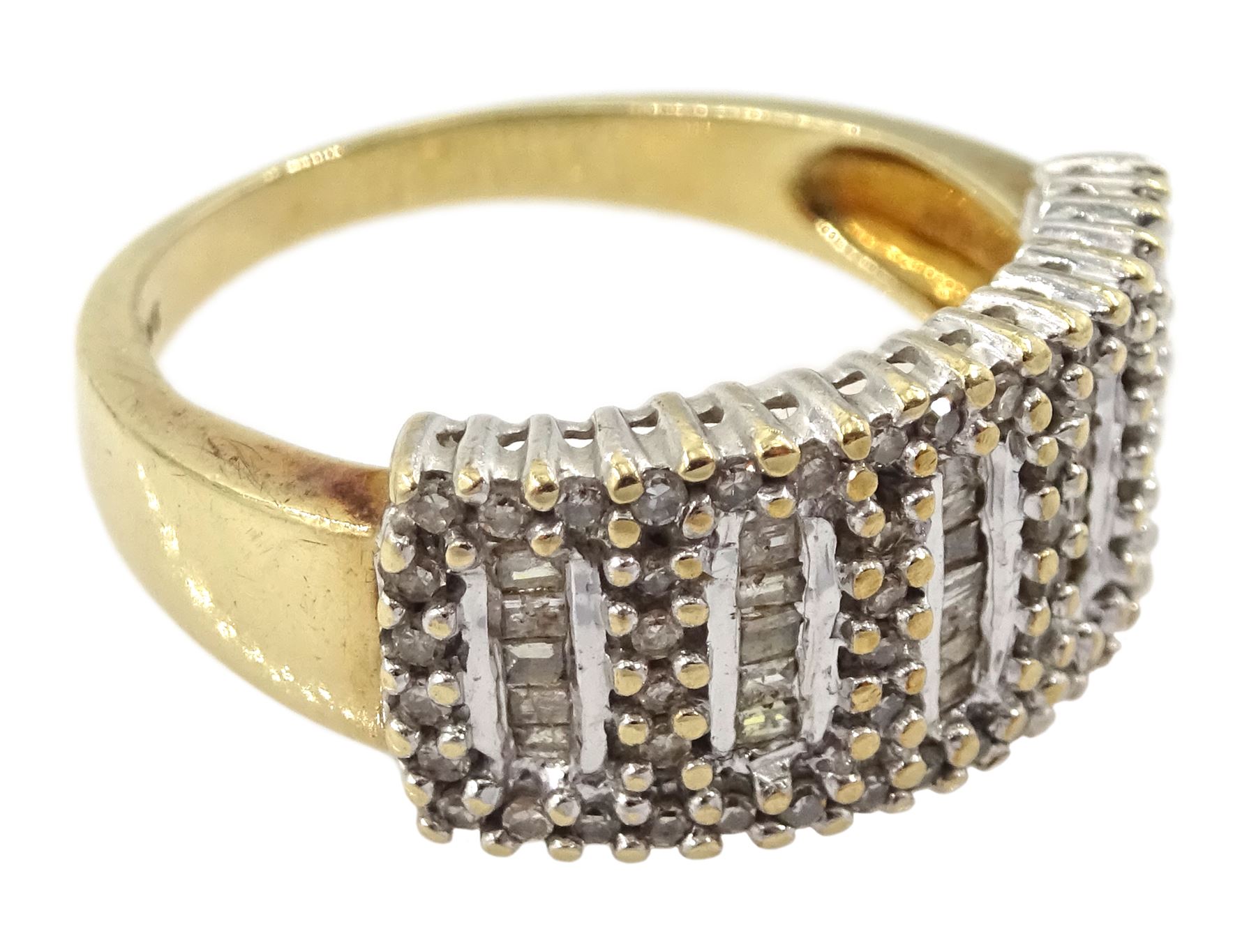 9ct gold baguette and round brilliant cut diamond ring - Image 3 of 4