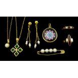 18ct gold jewellery including pearl pendant earrings pearl brooch