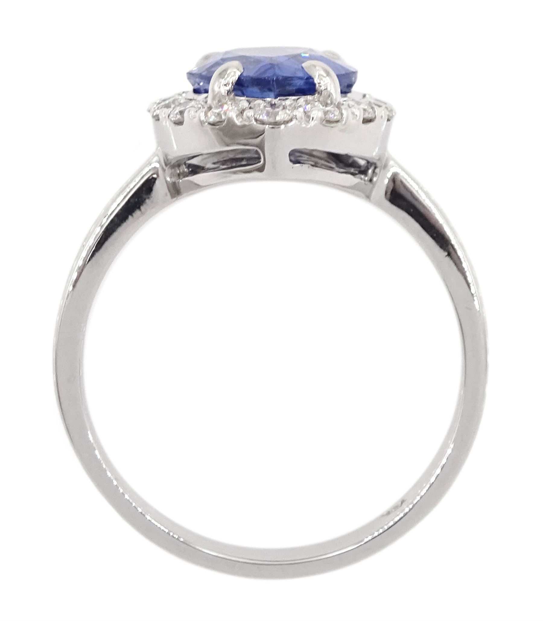 18ct white gold pear cut sapphire and round brilliant cut diamond cluster ring - Image 4 of 4
