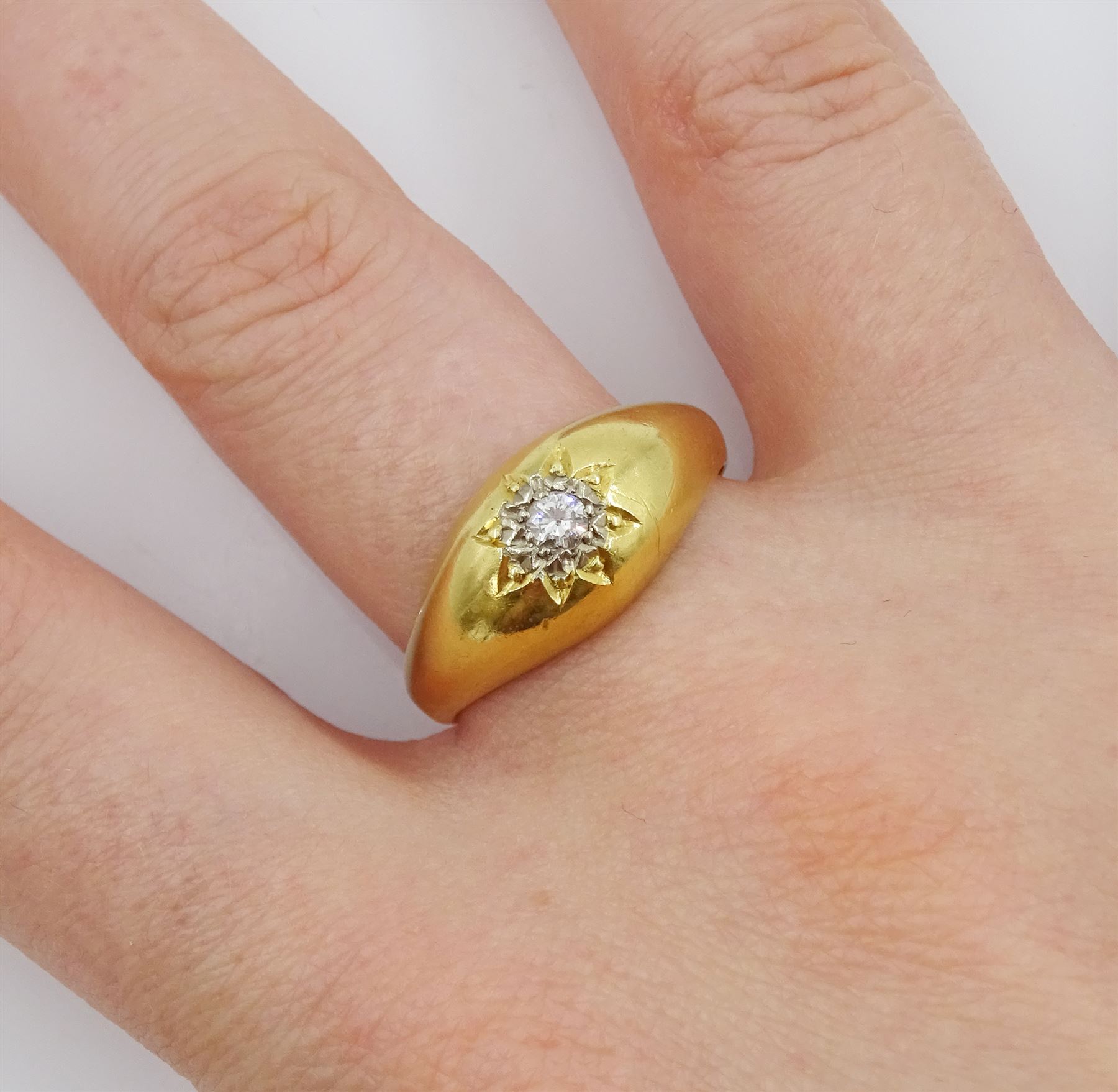 18ct gold gypsy set single stone diamond ring - Image 2 of 4