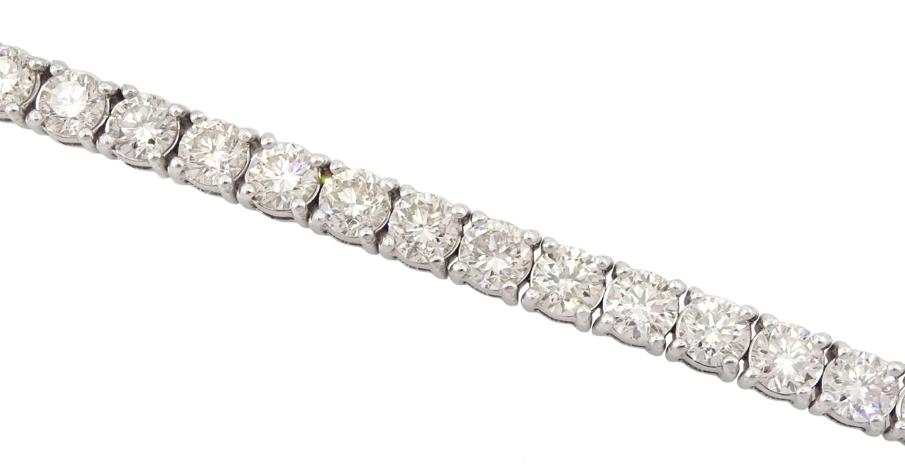 18ct white gold round brilliant cut diamond line bracelet - Image 4 of 4