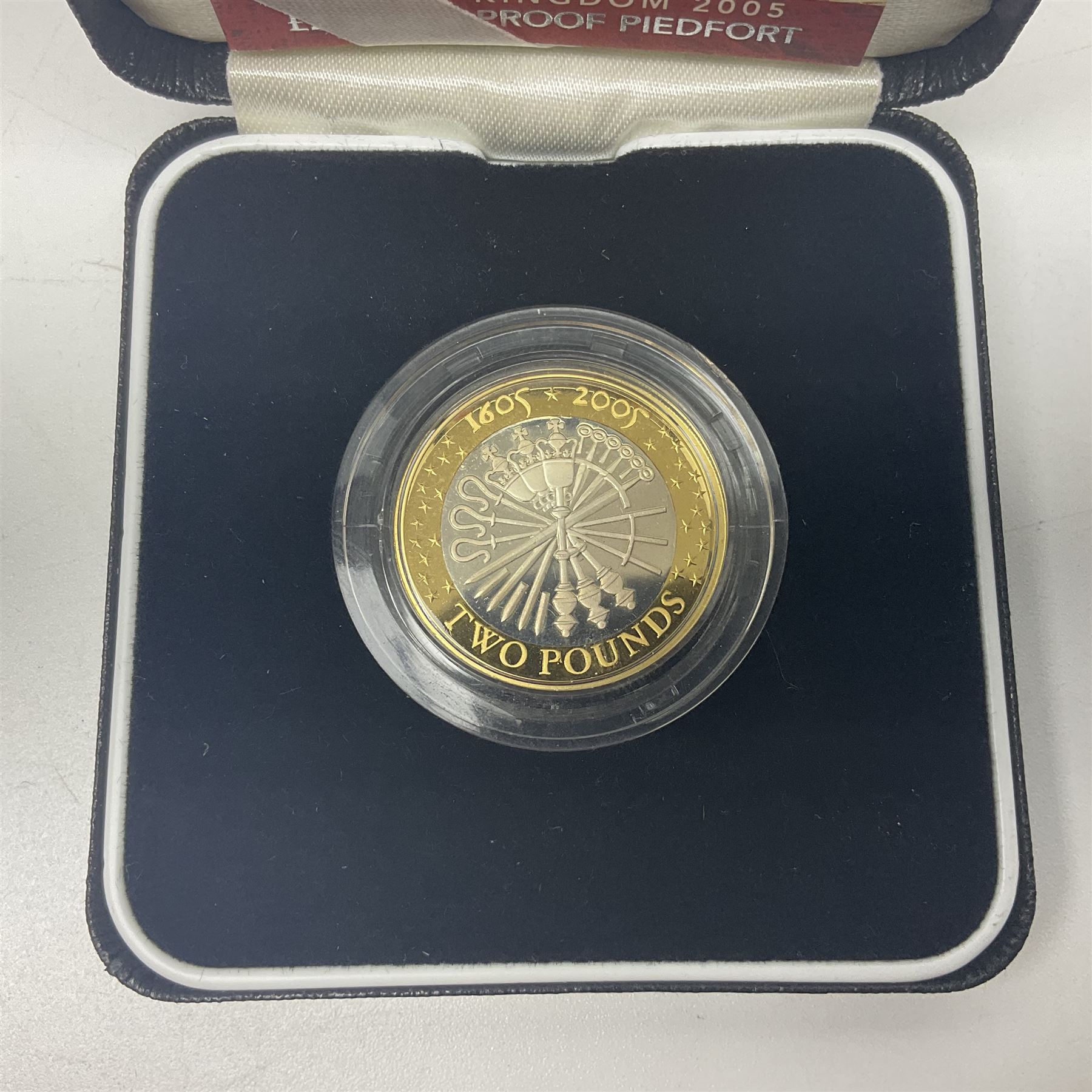 The Royal Mint United Kingdom 2005 ''400th Anniversary of the Gunpowder Plot' silver proof piedfort - Image 2 of 6