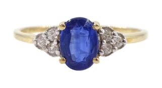 9ct gold oval kyanite and clear stone cluster ring