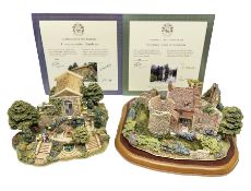 Two Lilliput Lane comprising Scotney Castle Garden limited edition 1183/4500 and Hestercombe Gardens