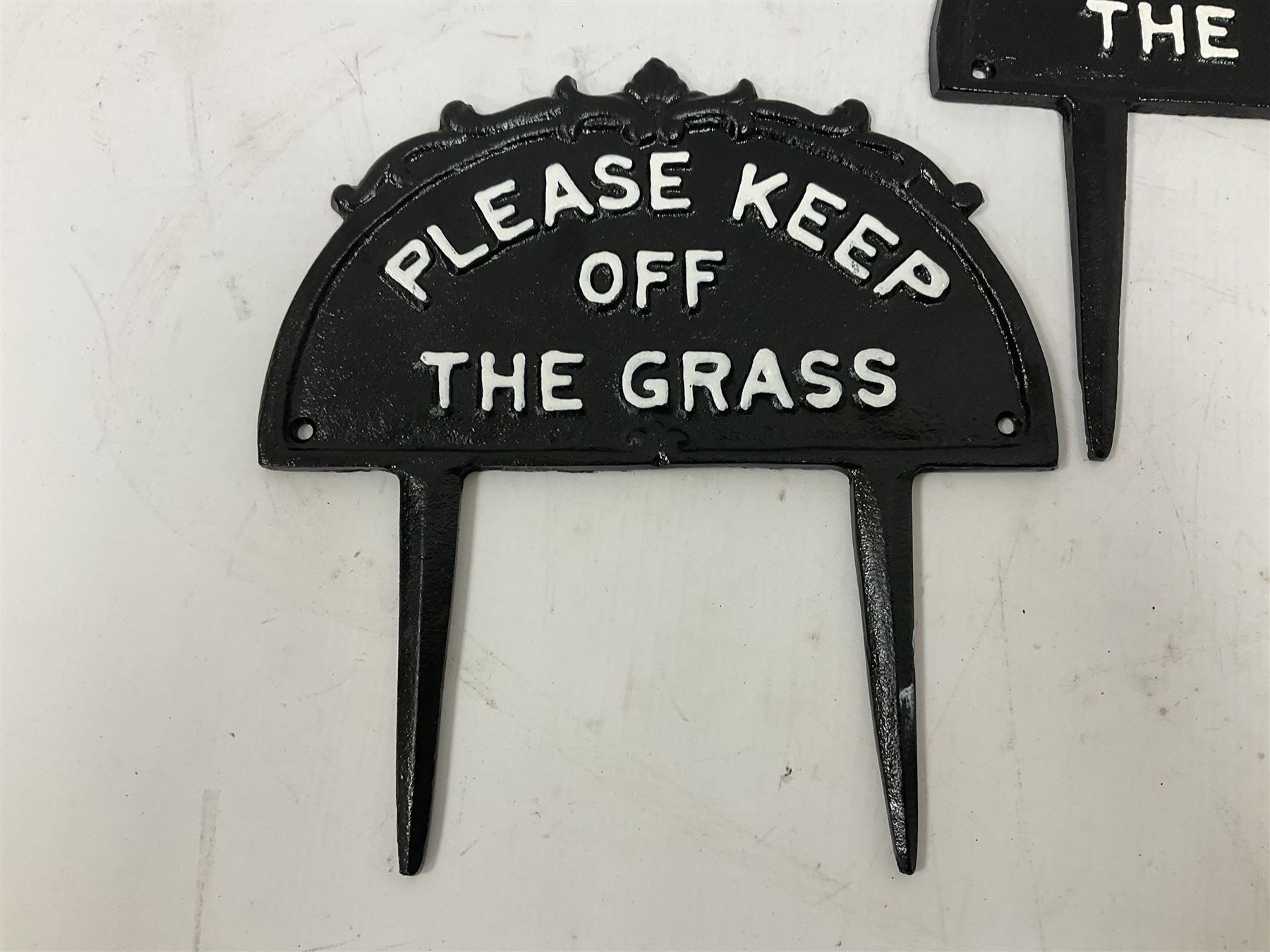 Three Please Keep Off the Grass cast iron sign - Image 3 of 6