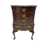 Small Georgian design mahogany serpentine fronted chest