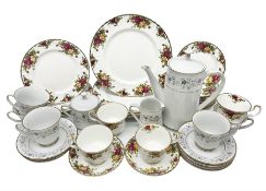 Royal Albert Old Country Roses pattern dinnerwares