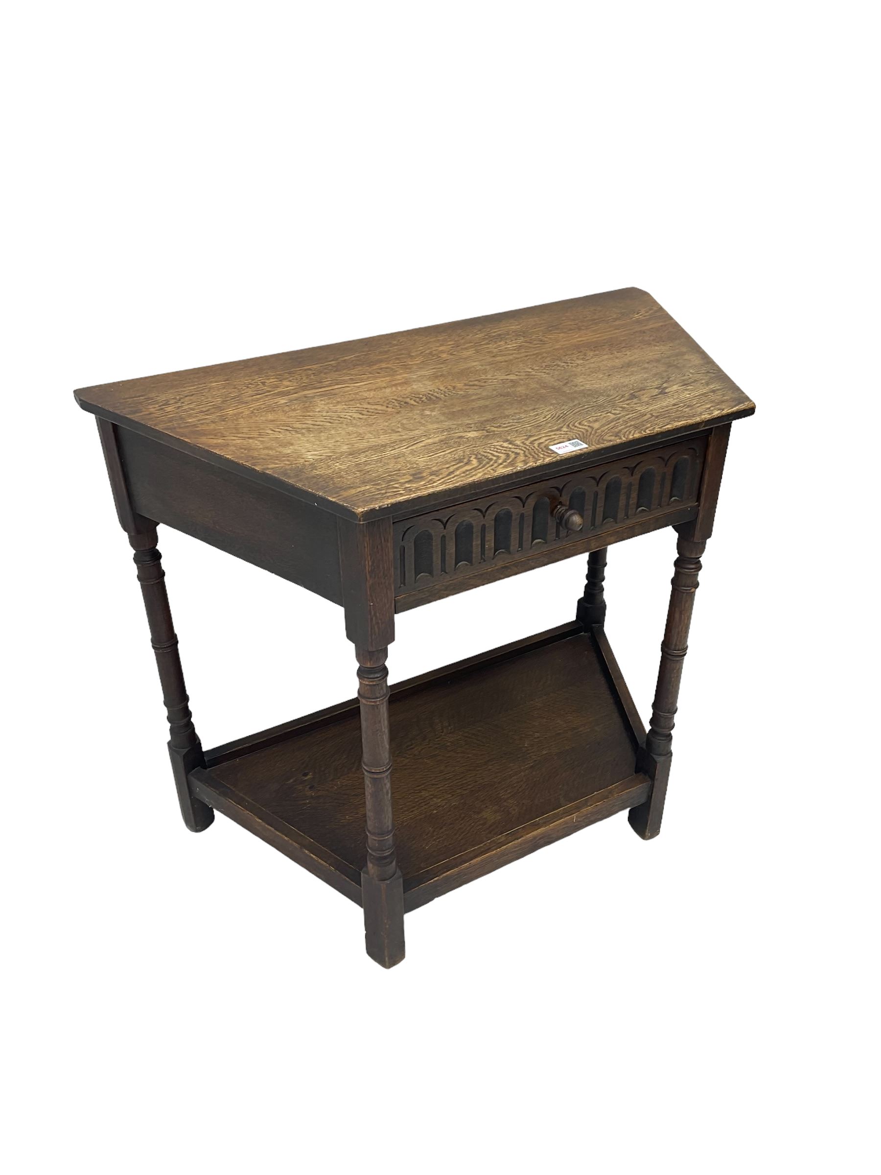 Oak side table - Image 6 of 6