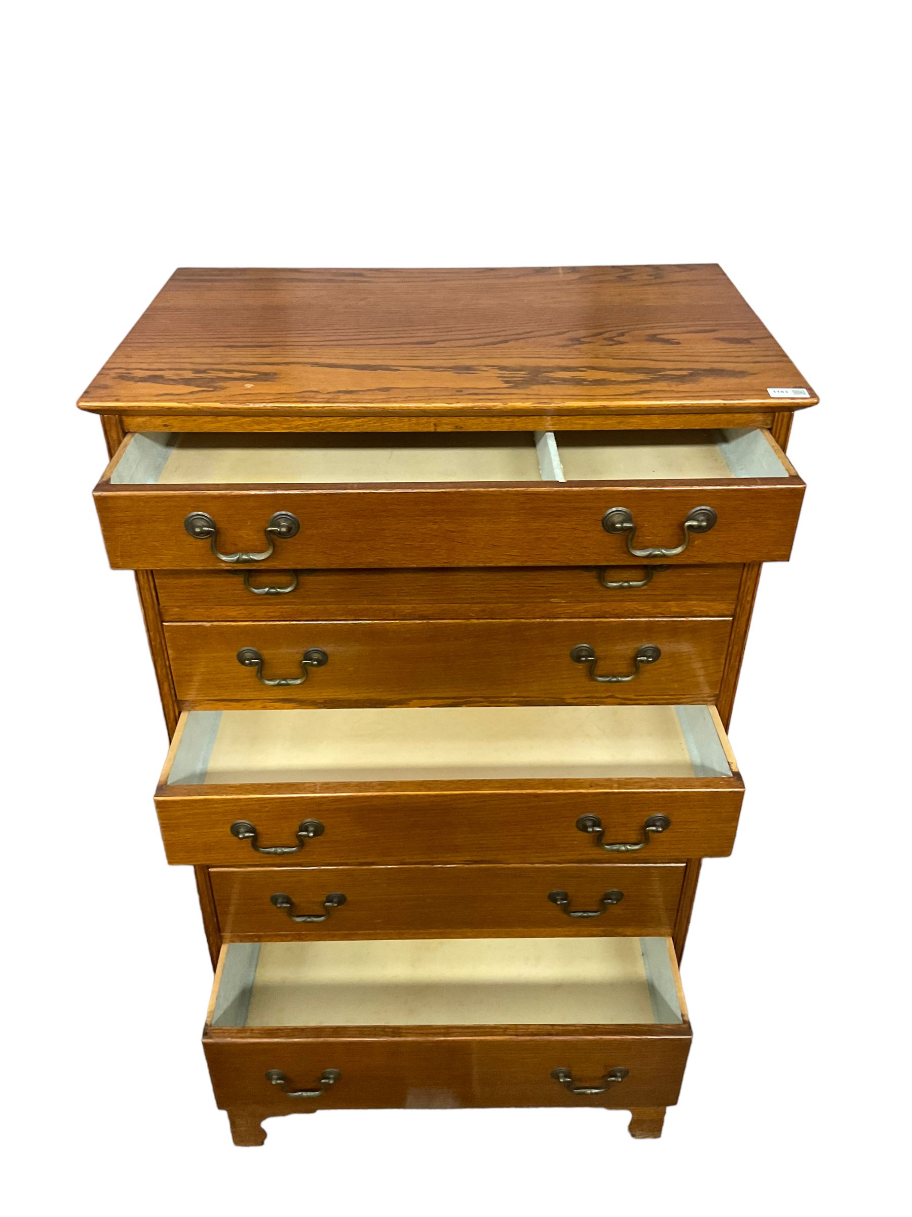 Mid-20th century oak straight-front chest - Image 5 of 5