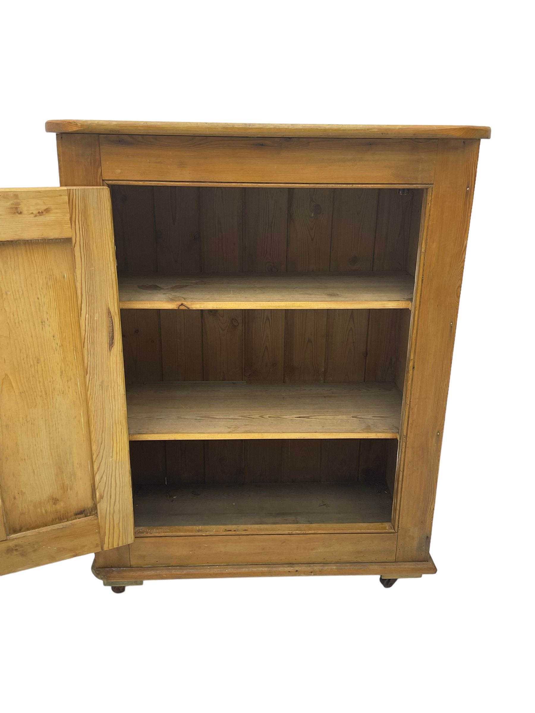 Pine standing cupboard - Image 5 of 7