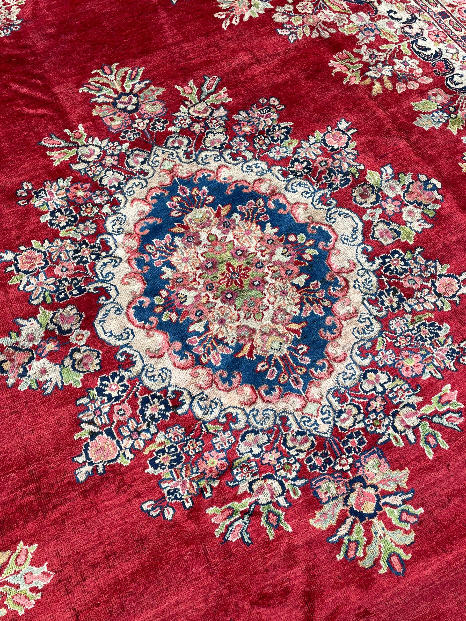 Persian Mahal crimson ground carpet - Image 6 of 8