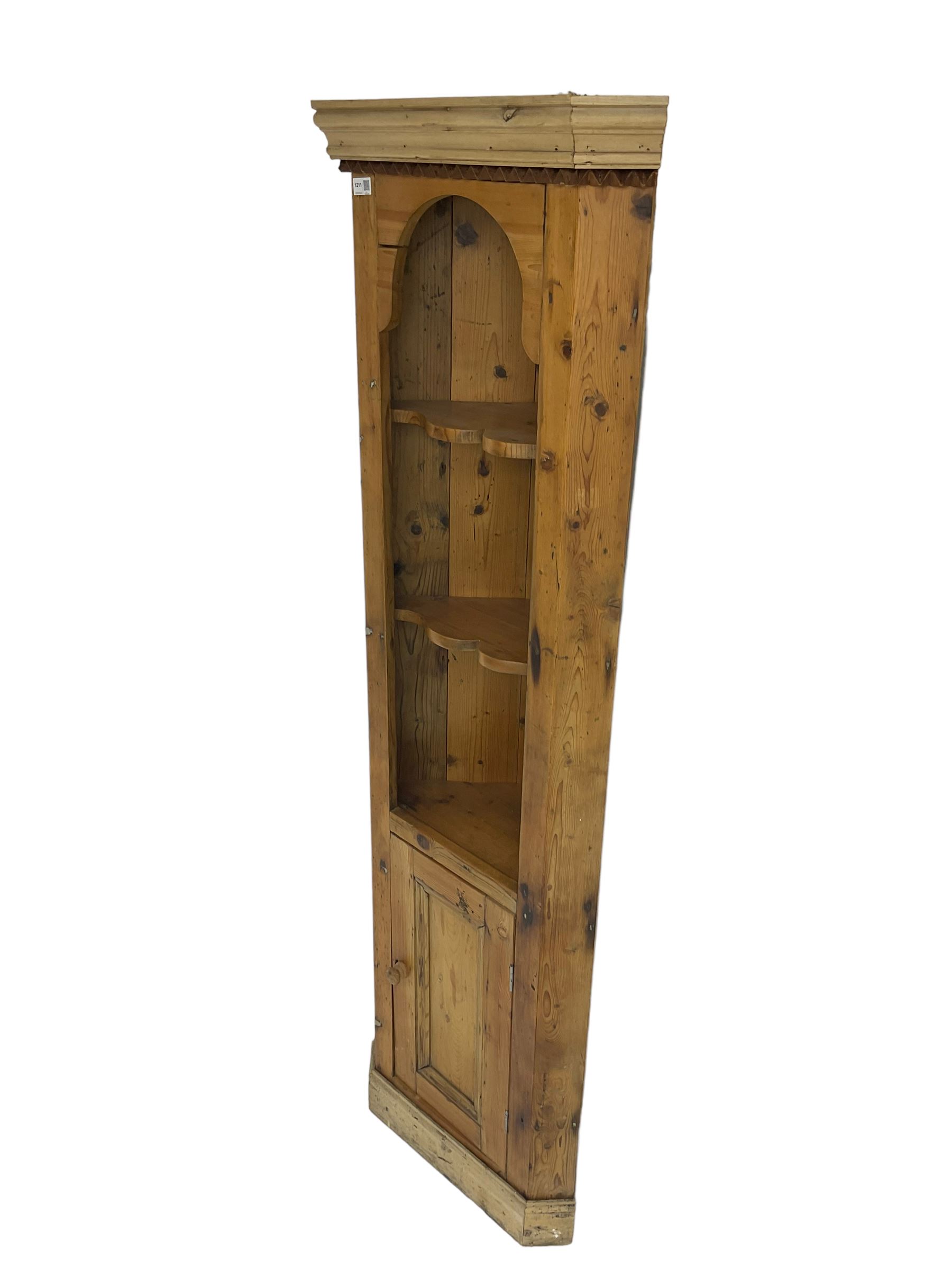 Traditional rustic pine corner unit - Image 5 of 6