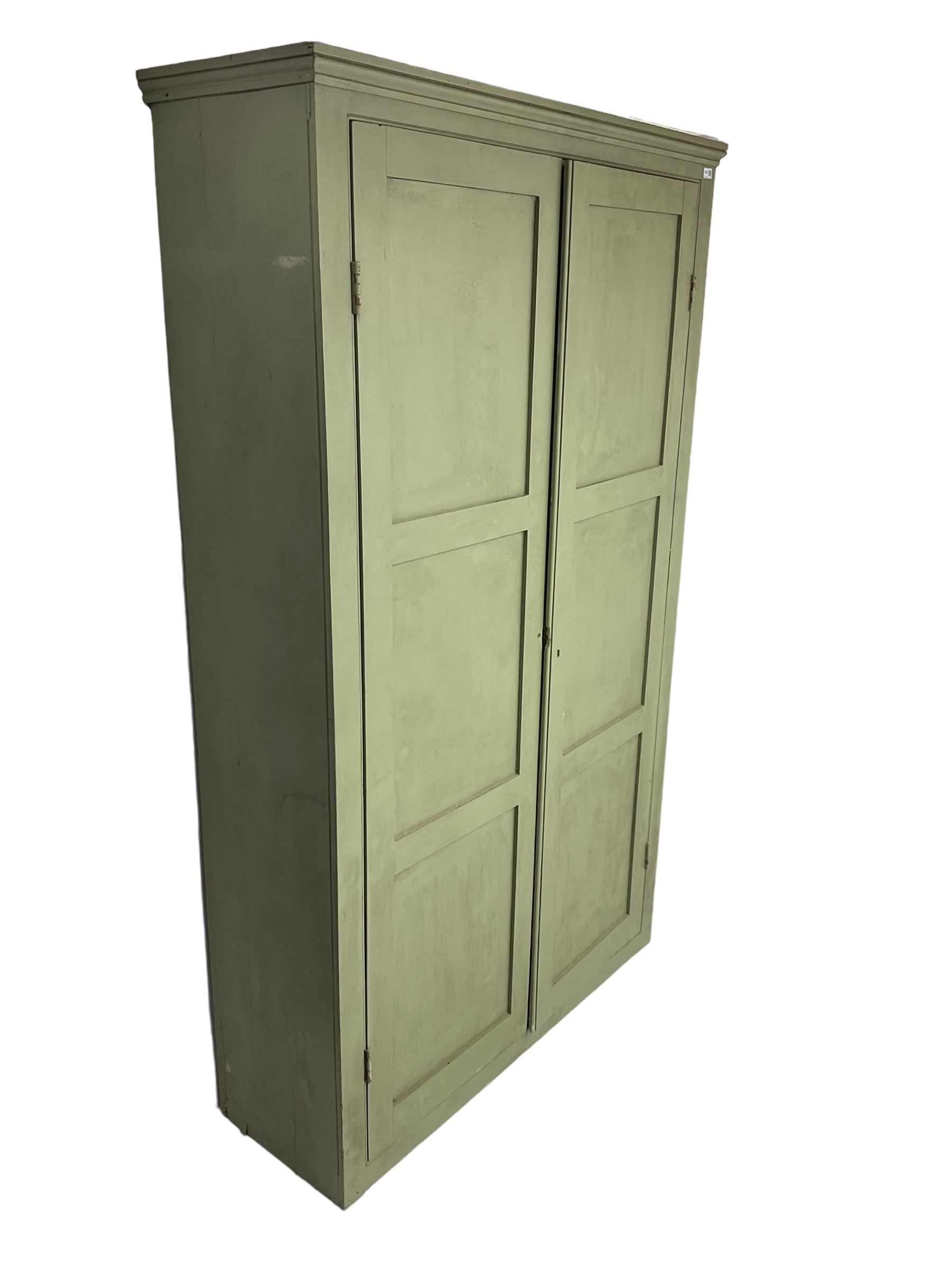 Painted pine cupboard - Image 6 of 7