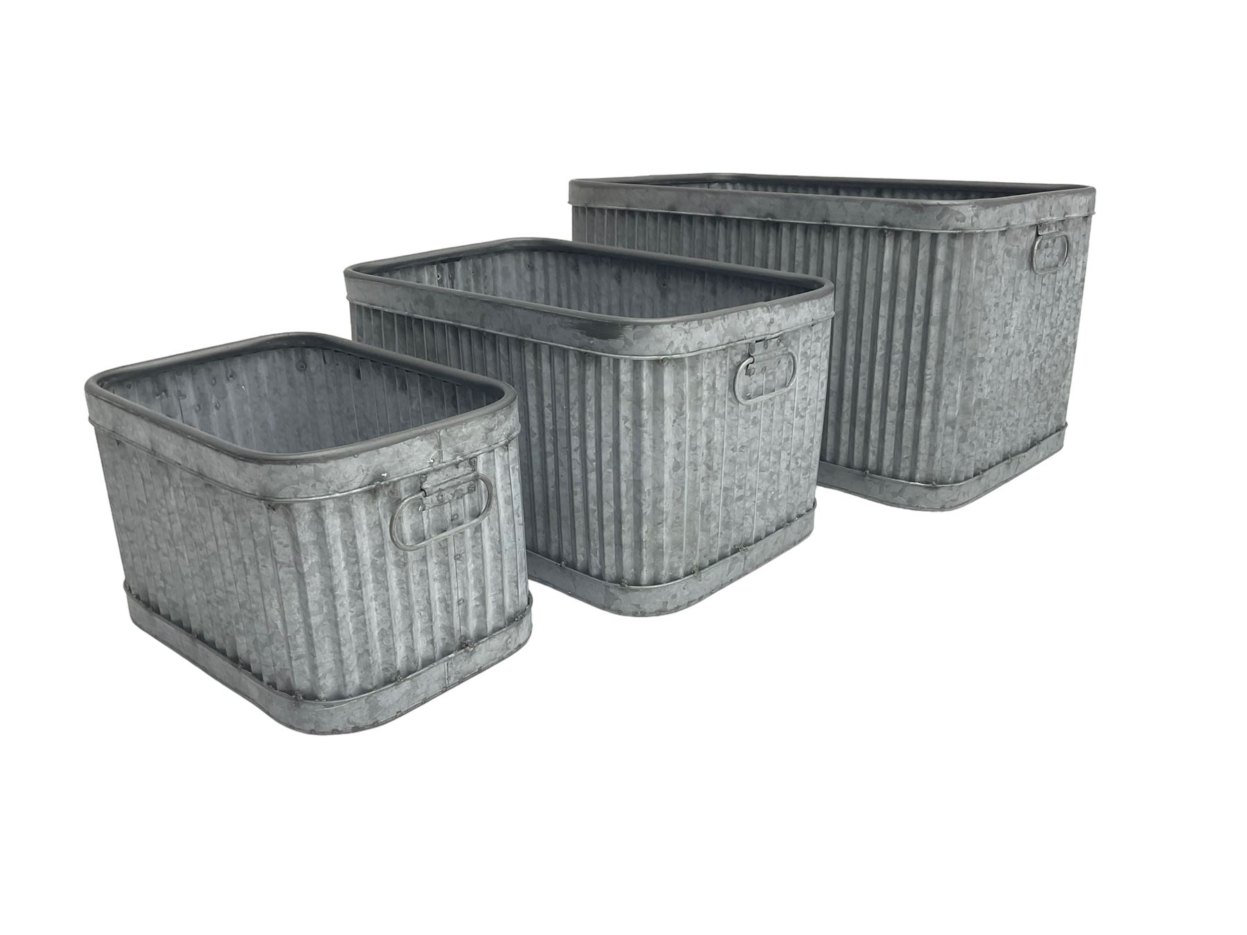 Set three graduating rectangular planter tubs - Image 6 of 7