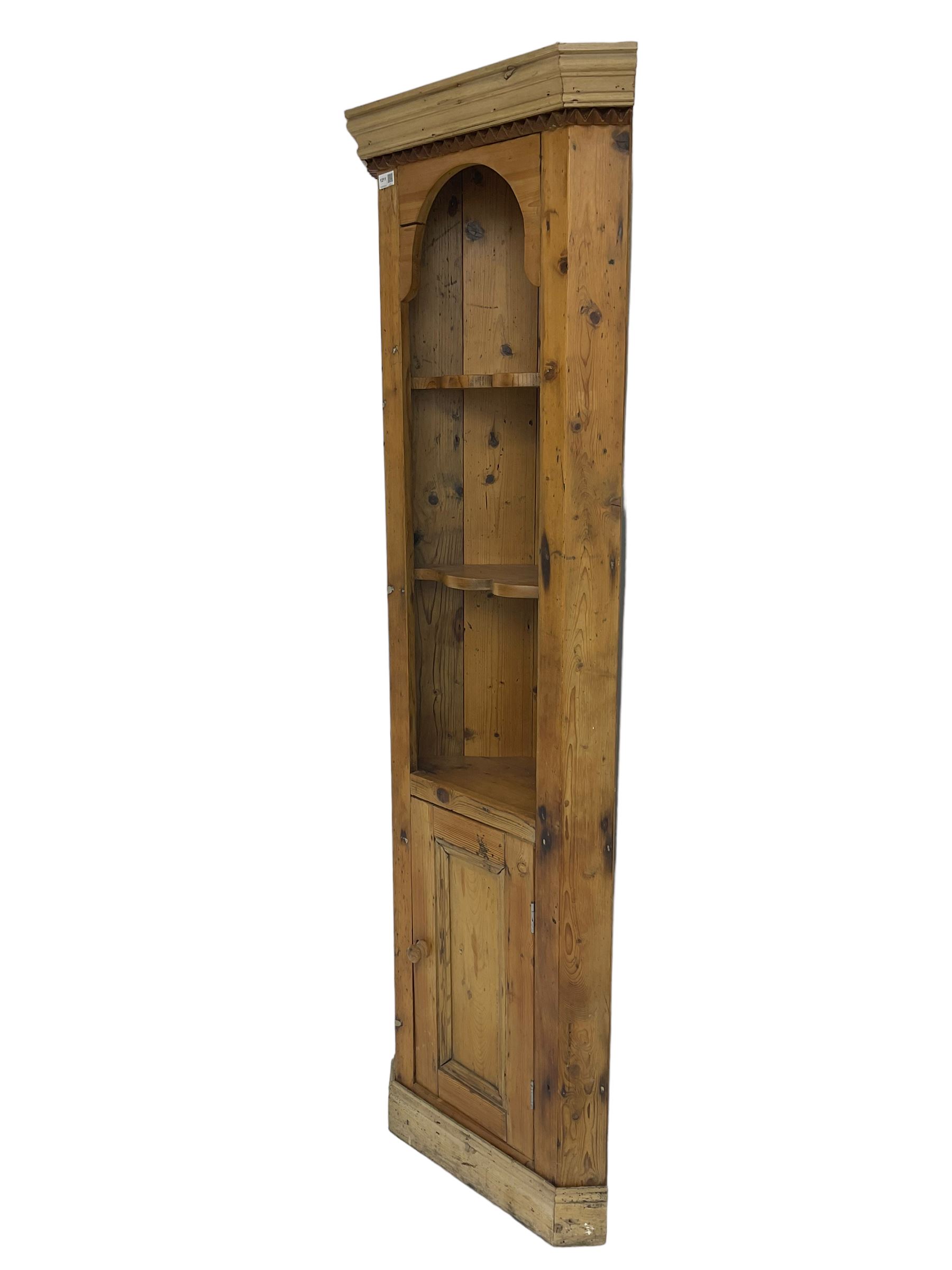 Traditional rustic pine corner unit - Image 2 of 6