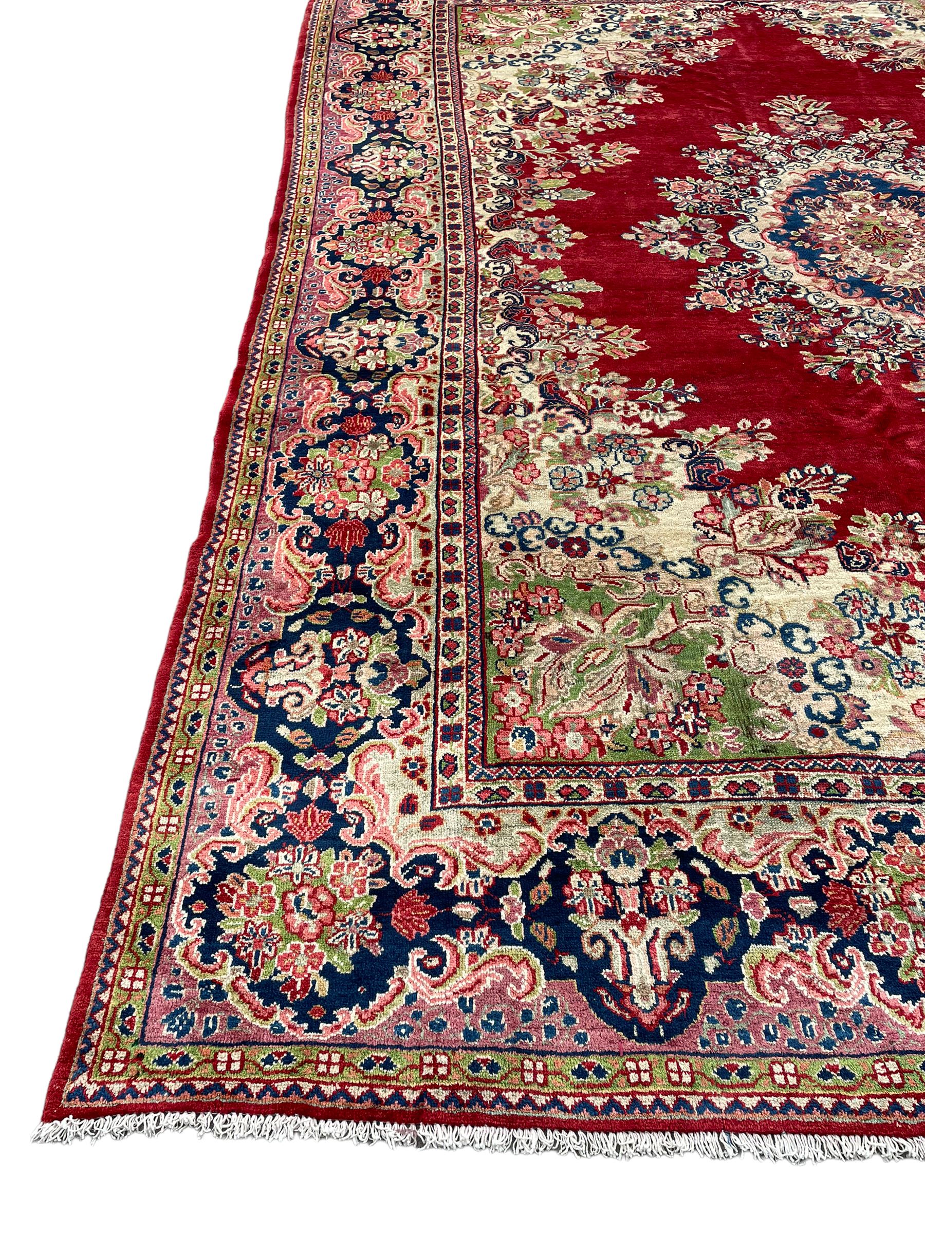Persian Mahal crimson ground carpet - Image 2 of 8