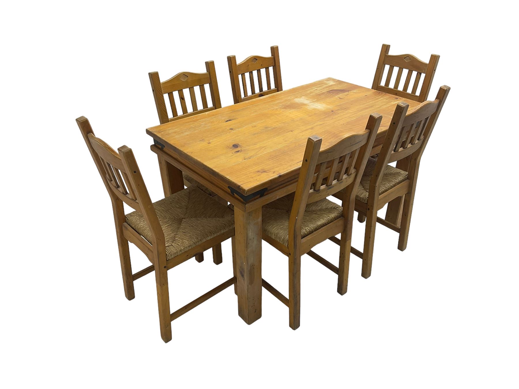 Traditional pine dining table - Image 4 of 6