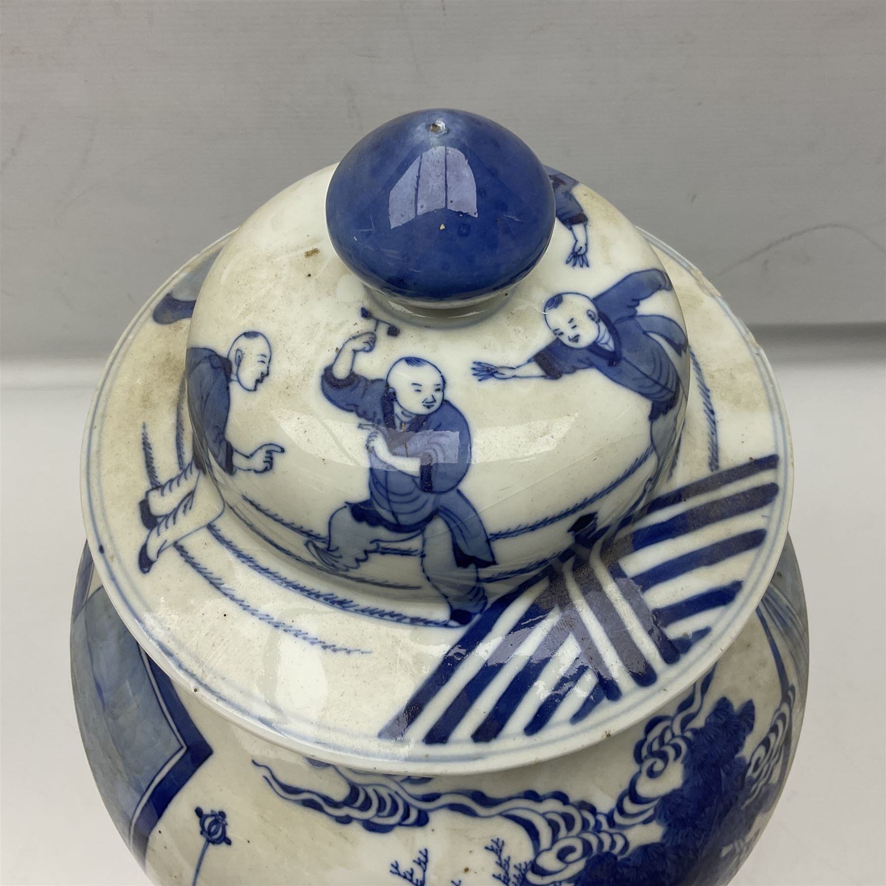 19th century Chinese blue and white vase of baluster form with cover - Image 2 of 16