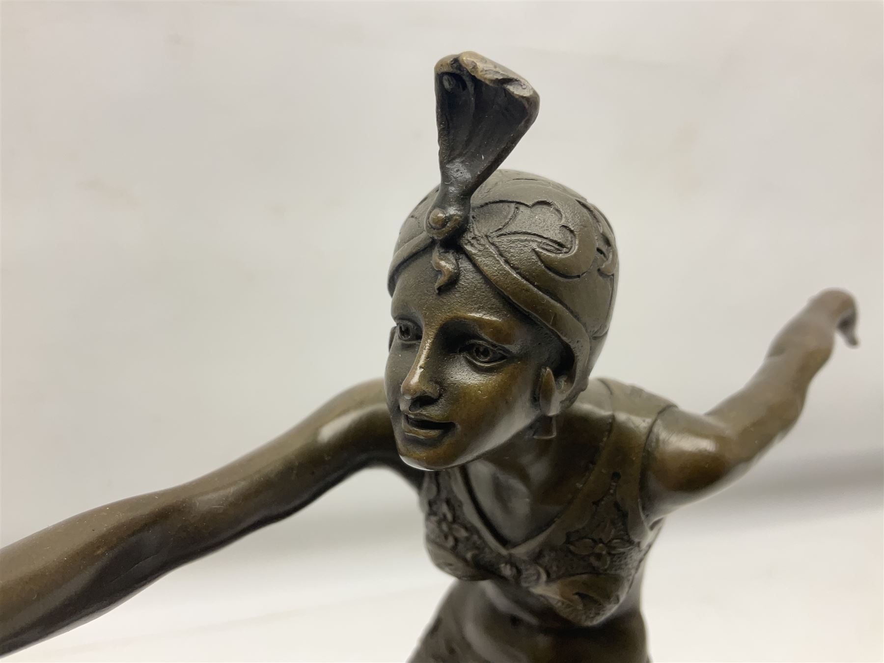 Art Deco style bronze figure of a dancer - Image 2 of 9