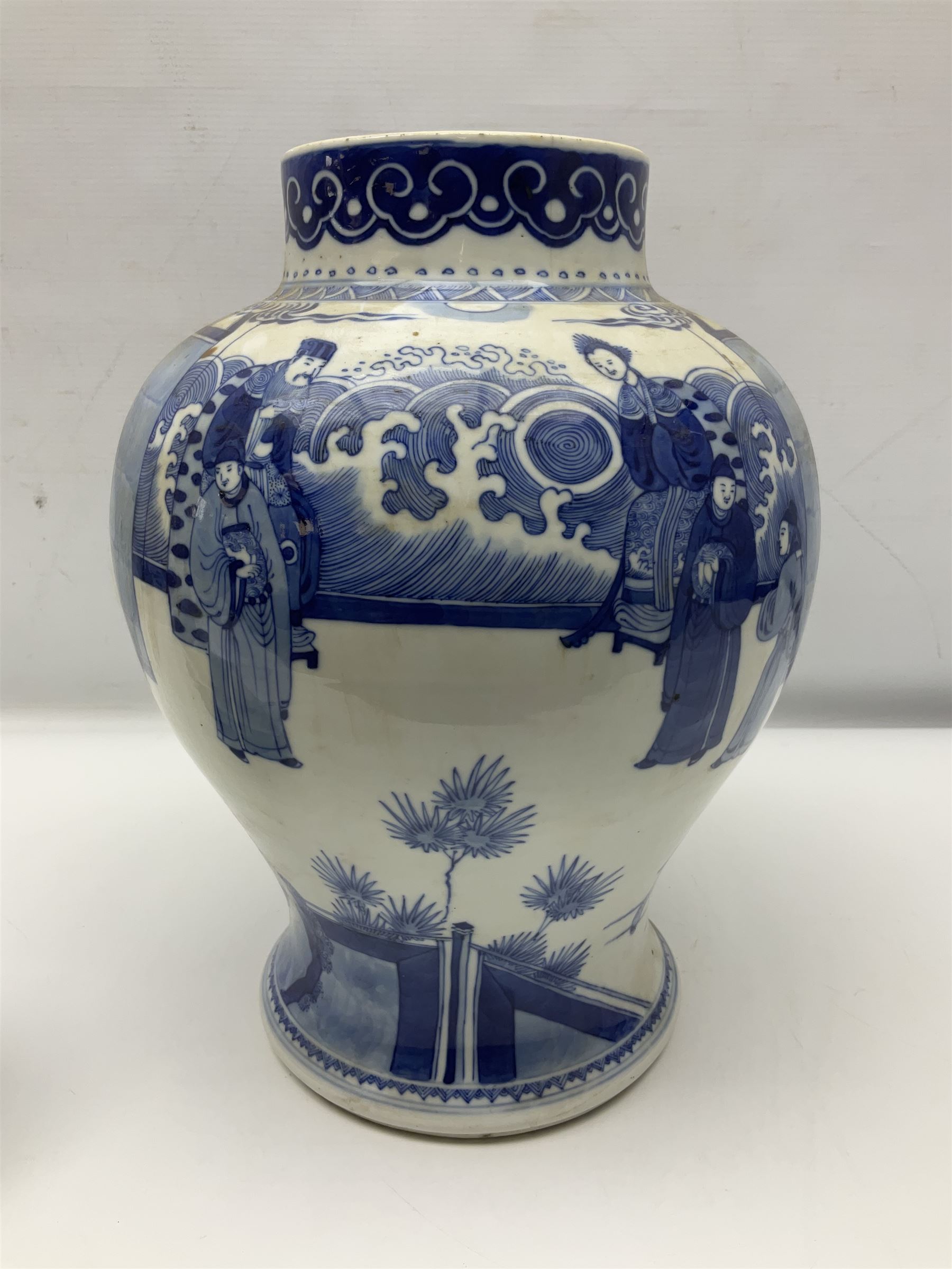 19th century Chinese blue and white vase of baluster form with cover - Image 12 of 16