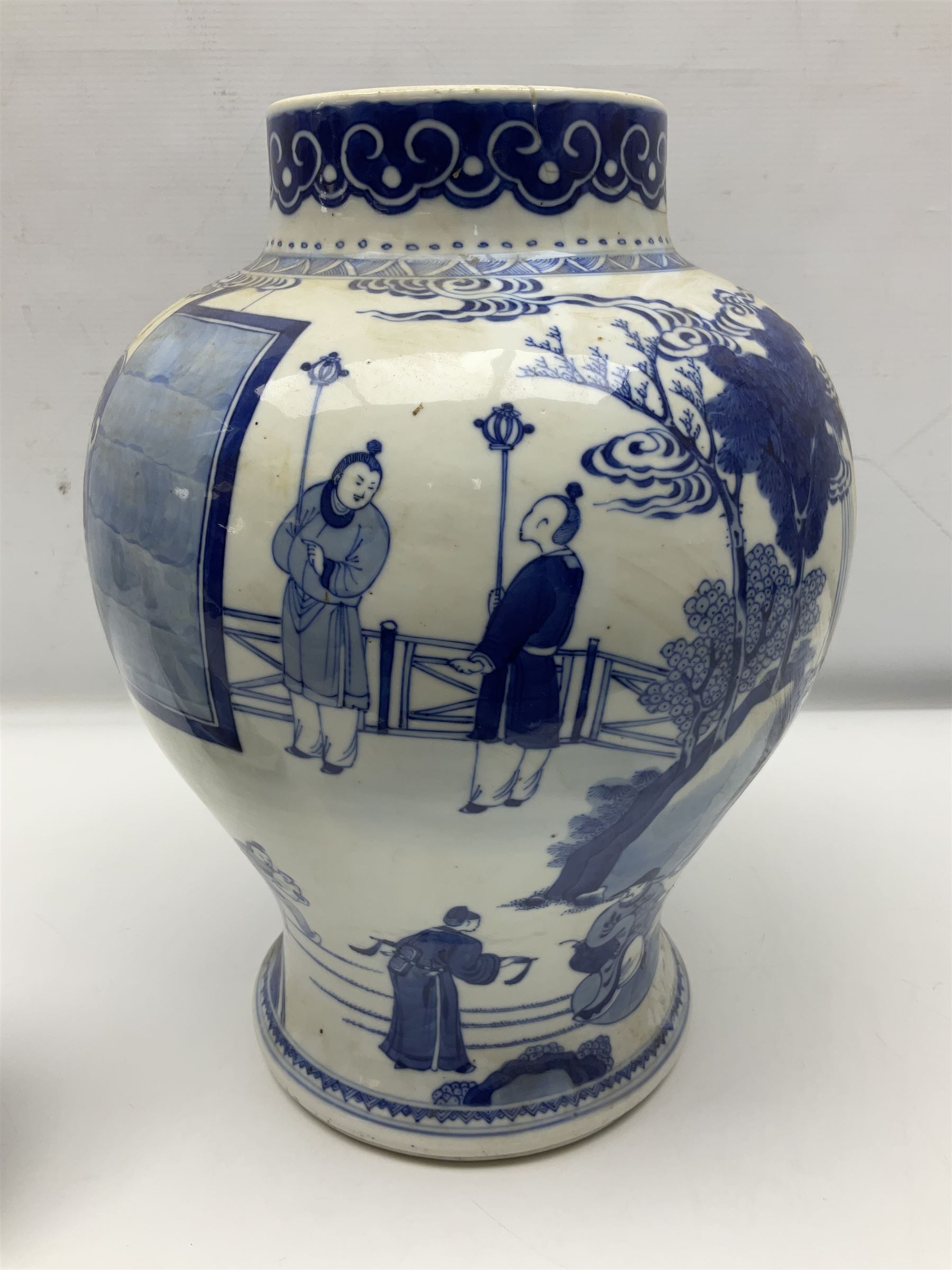 19th century Chinese blue and white vase of baluster form with cover - Image 13 of 16