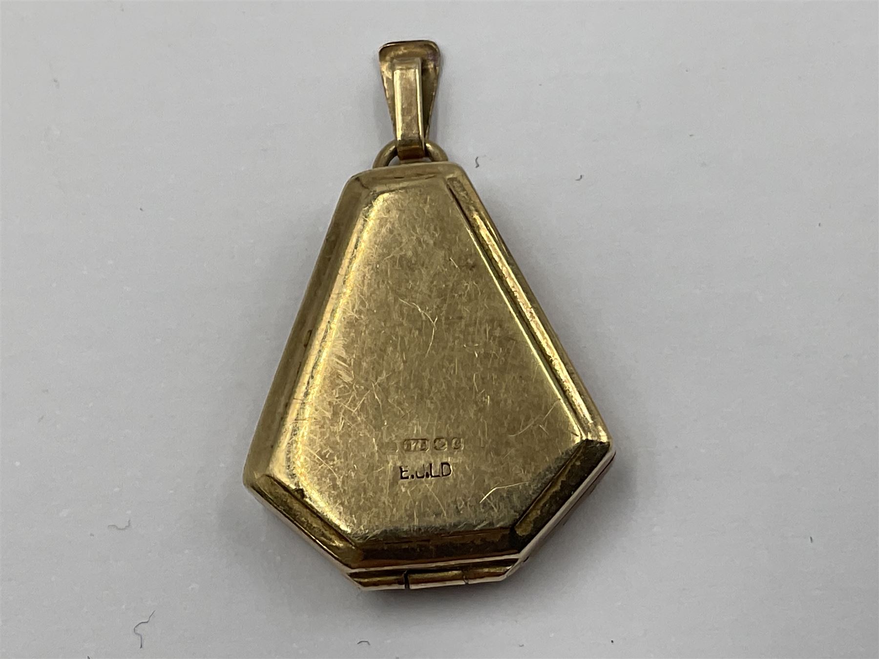 9ct gold jewellery including locket pendant - Image 8 of 8