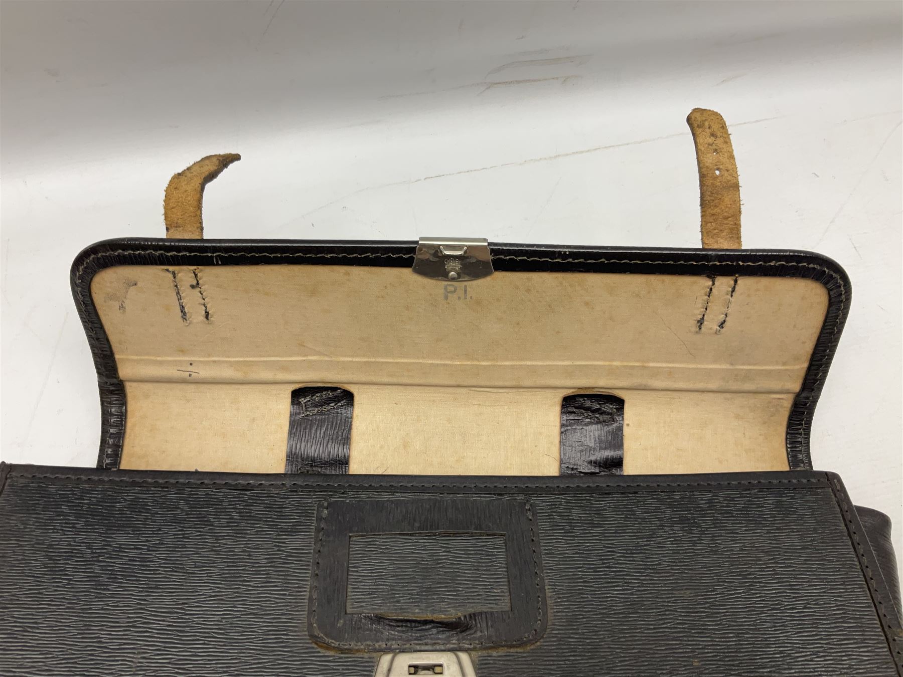 Vintage government officer's briefcase - Image 11 of 12