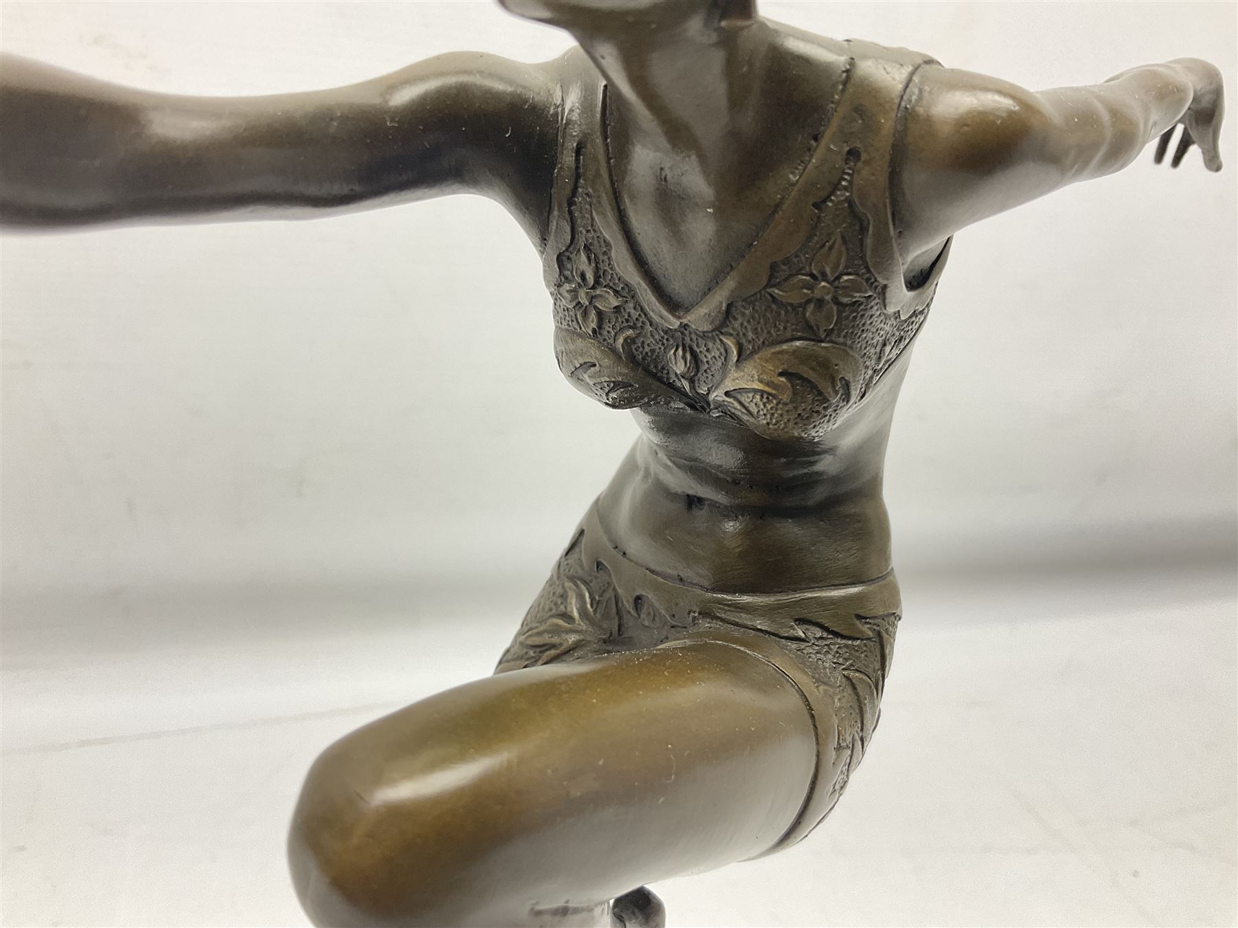 Art Deco style bronze figure of a dancer - Image 3 of 9