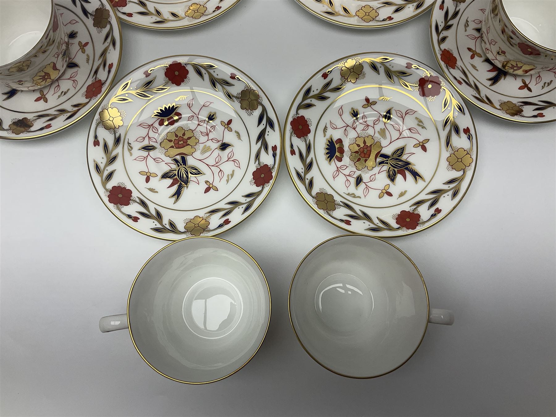 Royal Crown Derby Asian Rose pattern - Image 2 of 8