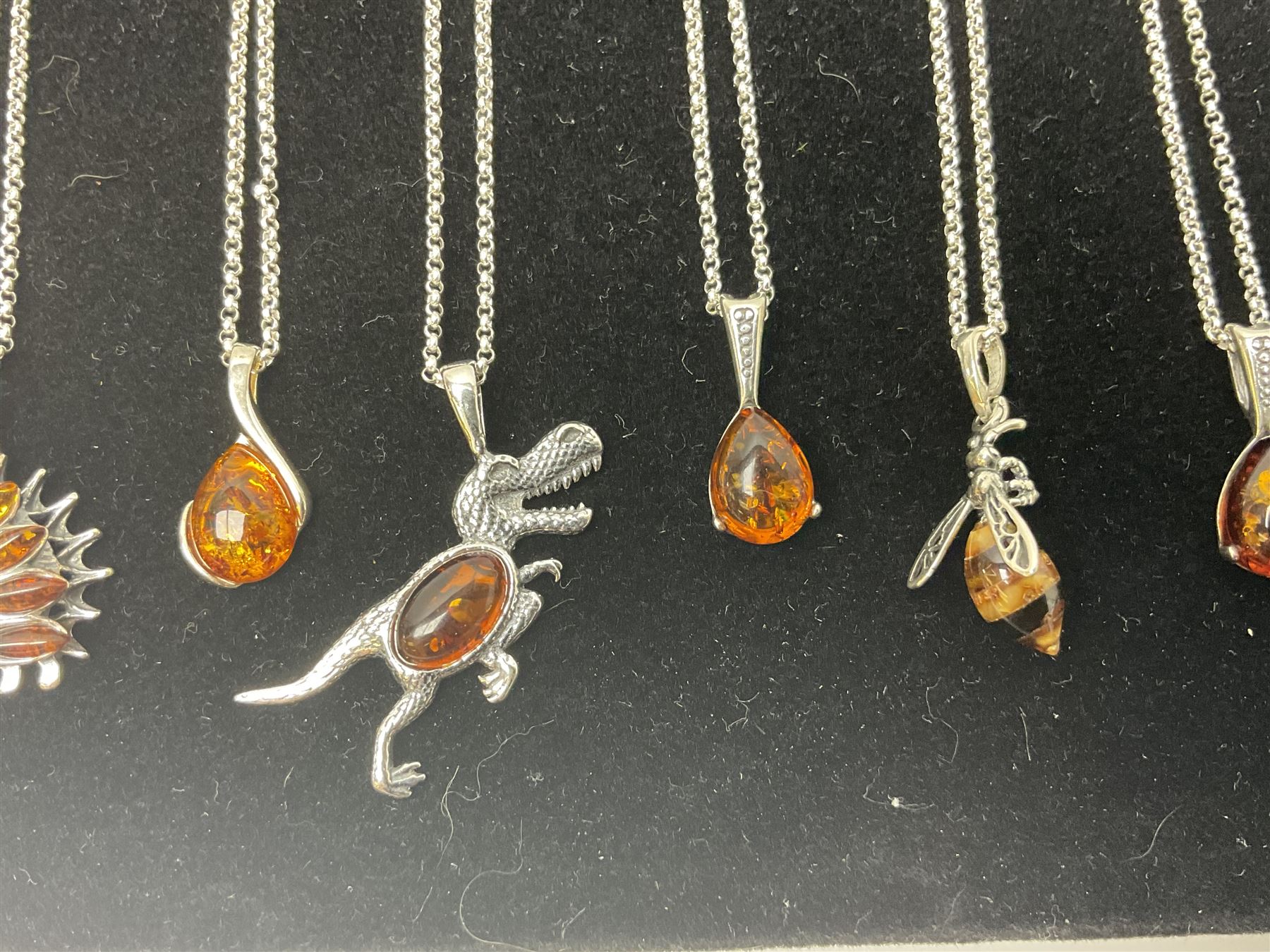 Fifteen silver Baltic amber pendant necklaces - Image 2 of 7