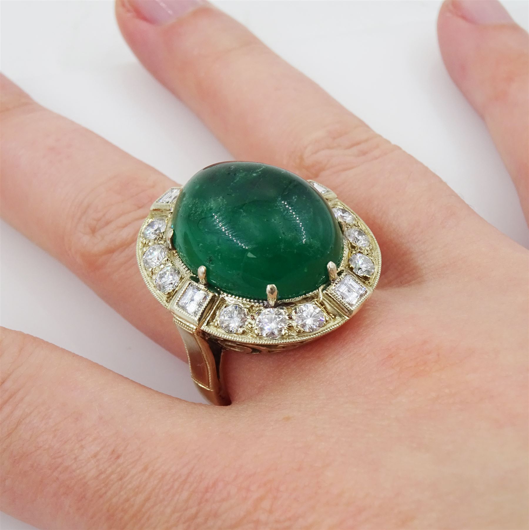 Gold emerald and diamond ring - Image 7 of 9