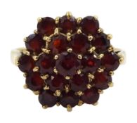 9ct gold garnet cluster ring