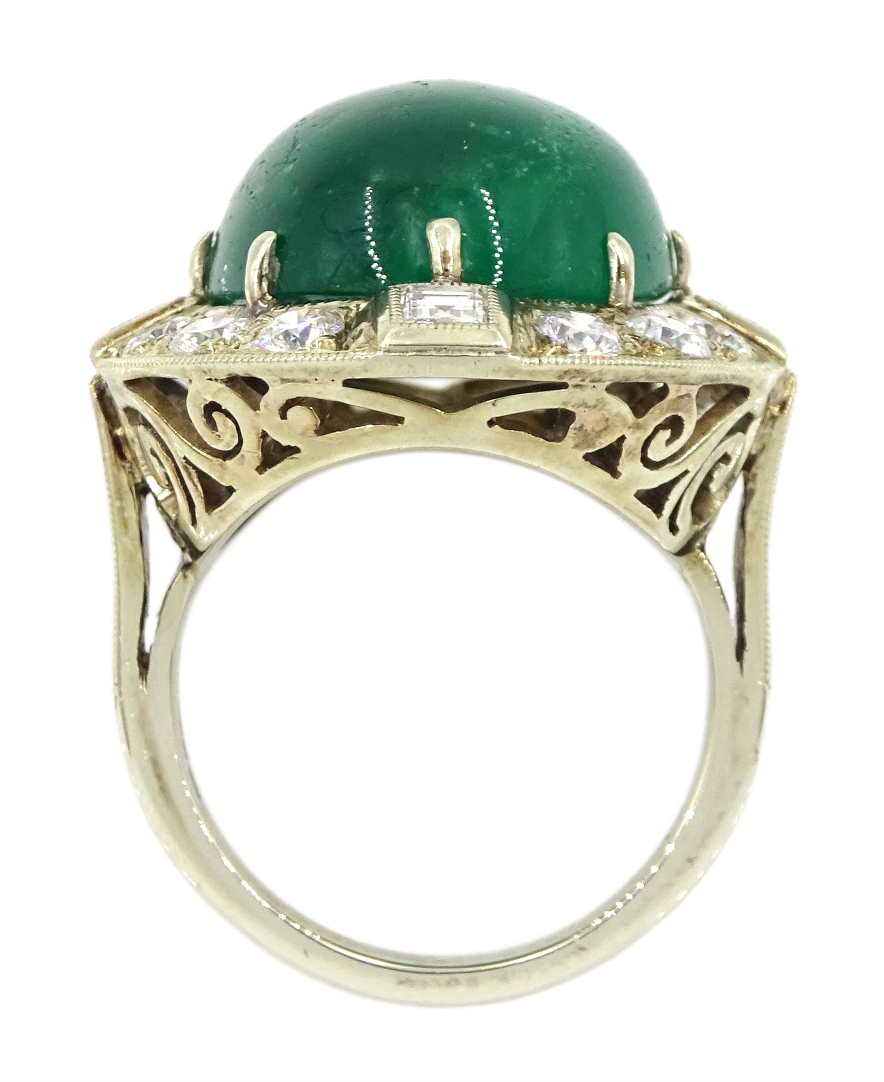 Gold emerald and diamond ring - Image 5 of 9