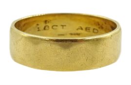 18ct gold wedding band