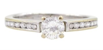 18ct white gold round brilliant cut diamond ring