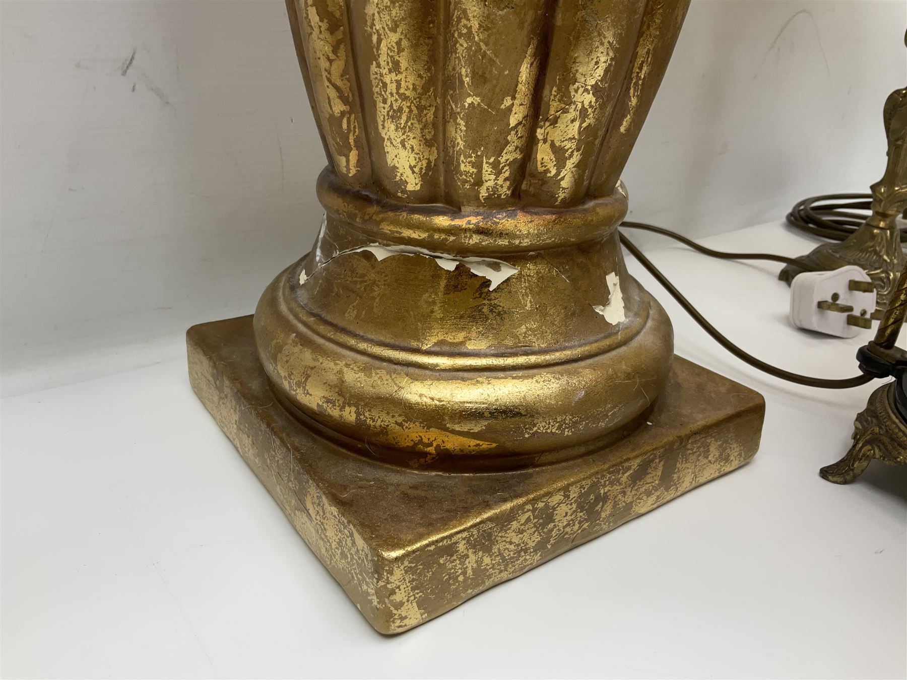 Green onyx and gilt metal table lamp decorated with puttos - Image 9 of 13
