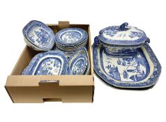 Collection of blue and white willow pattern dinnerwares