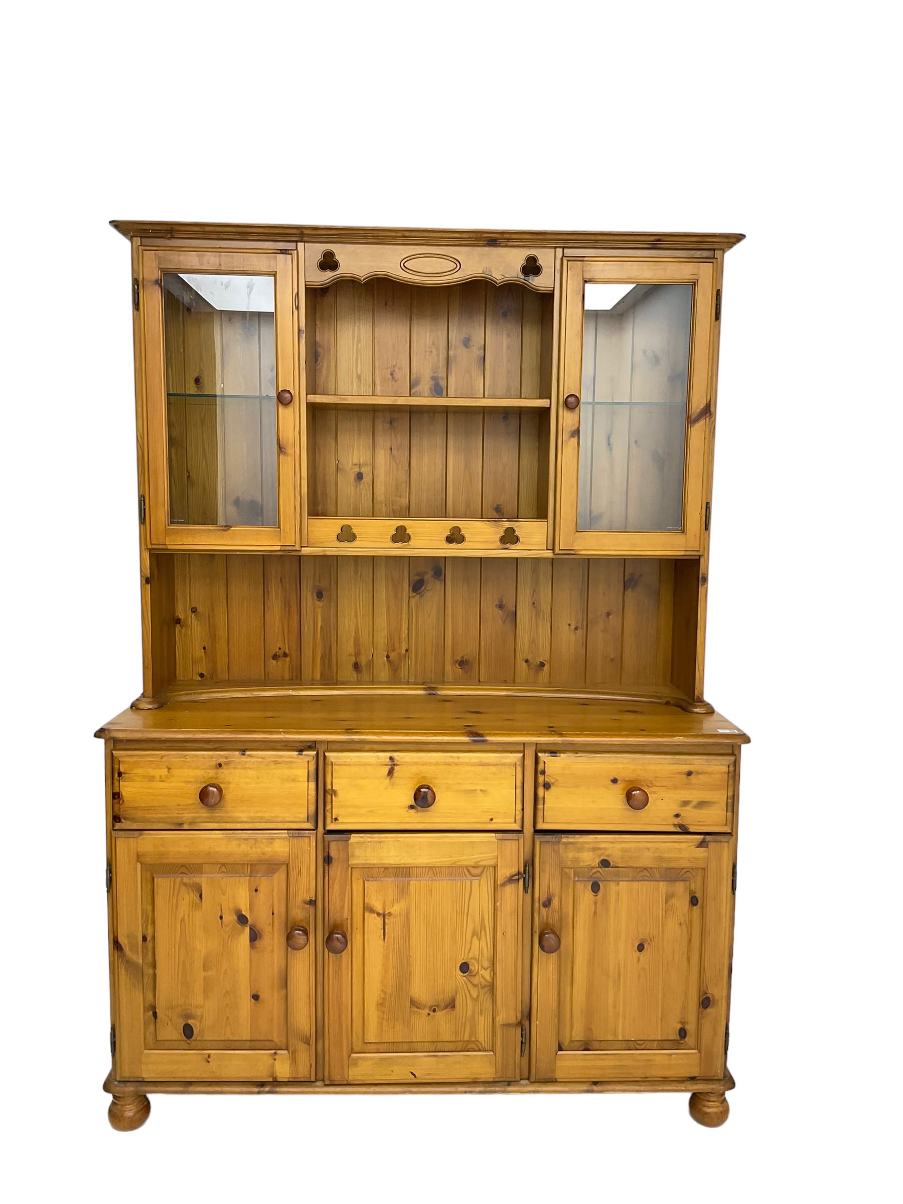 Traditional pine kitchen dresser
