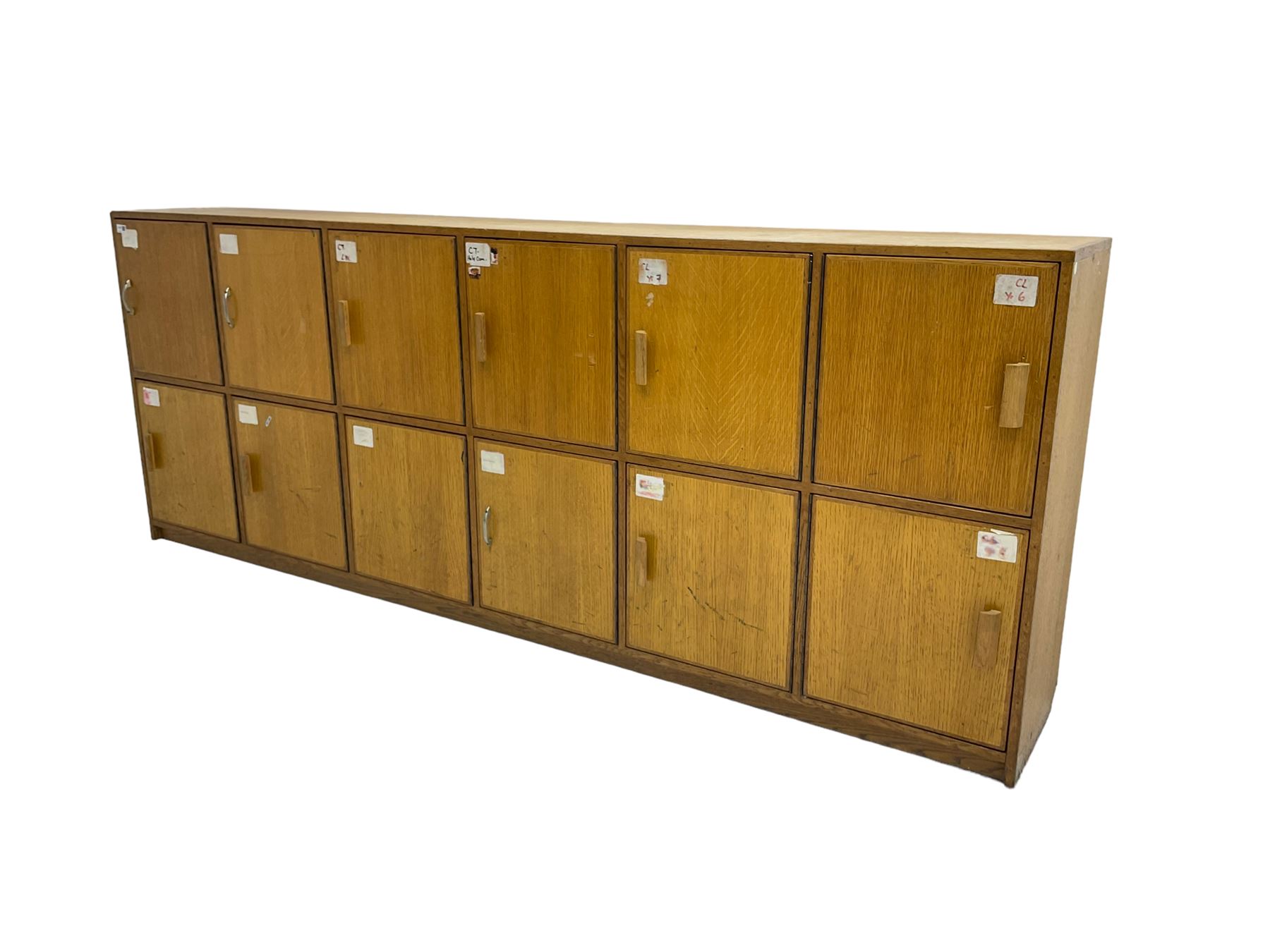 20th century oak bank of lockers - Image 3 of 6