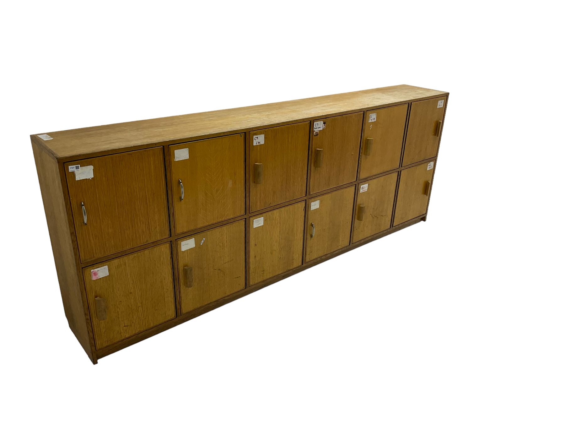 20th century oak bank of lockers - Image 4 of 6