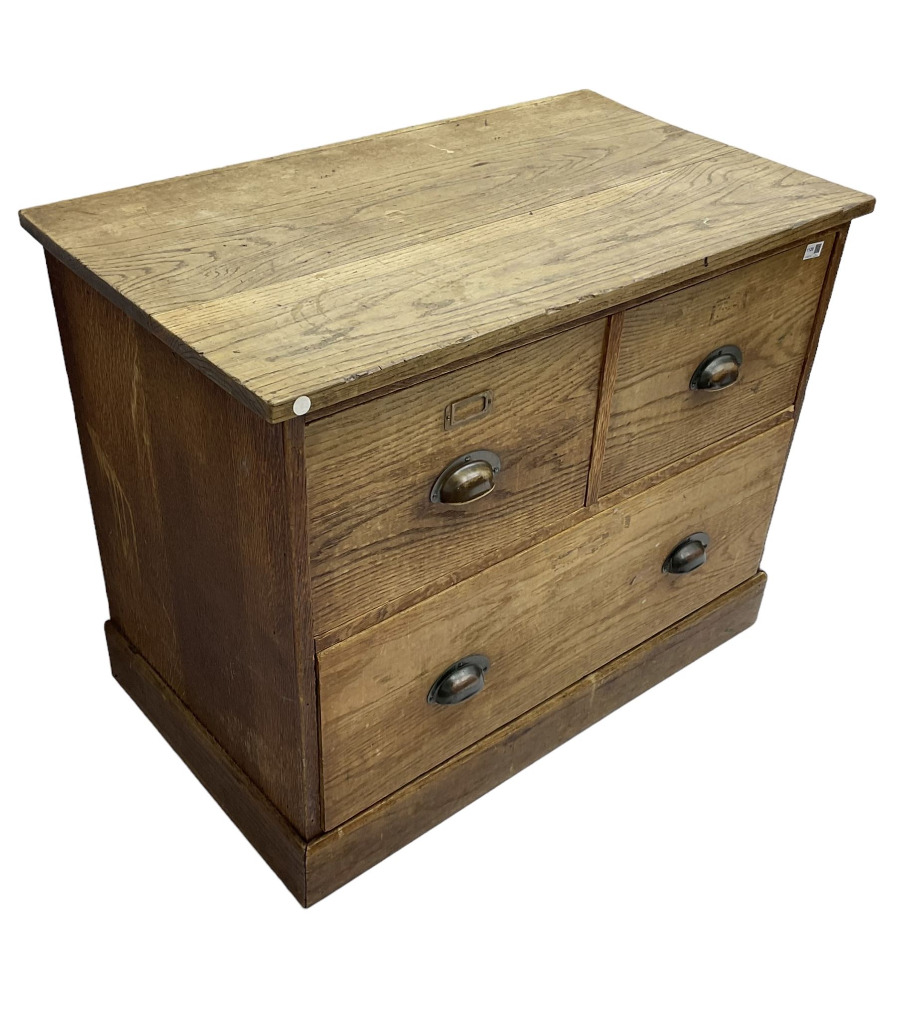 Early to mid-20th century oak chest - Image 7 of 7