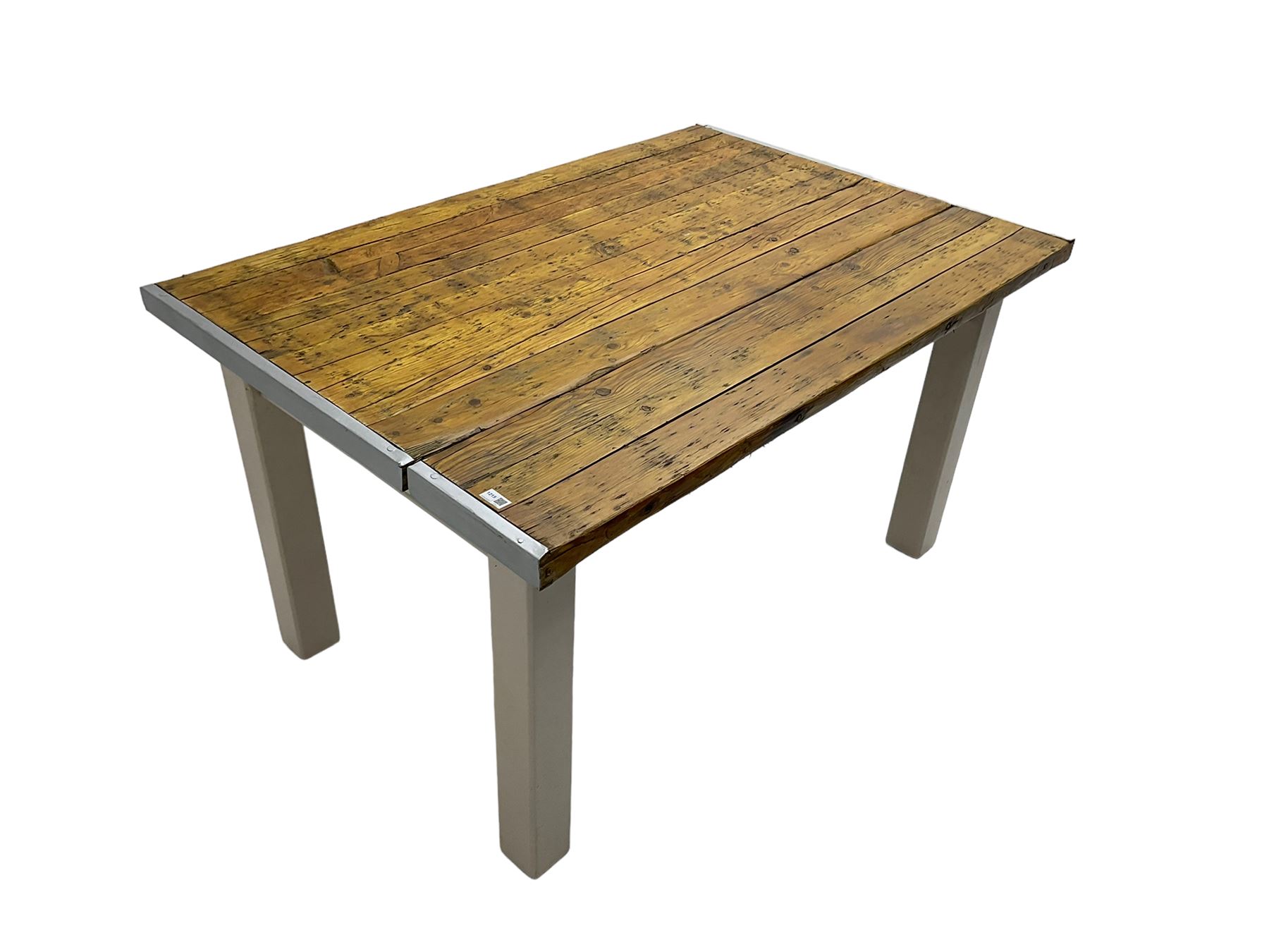 Rustic pine dining table - Image 4 of 6
