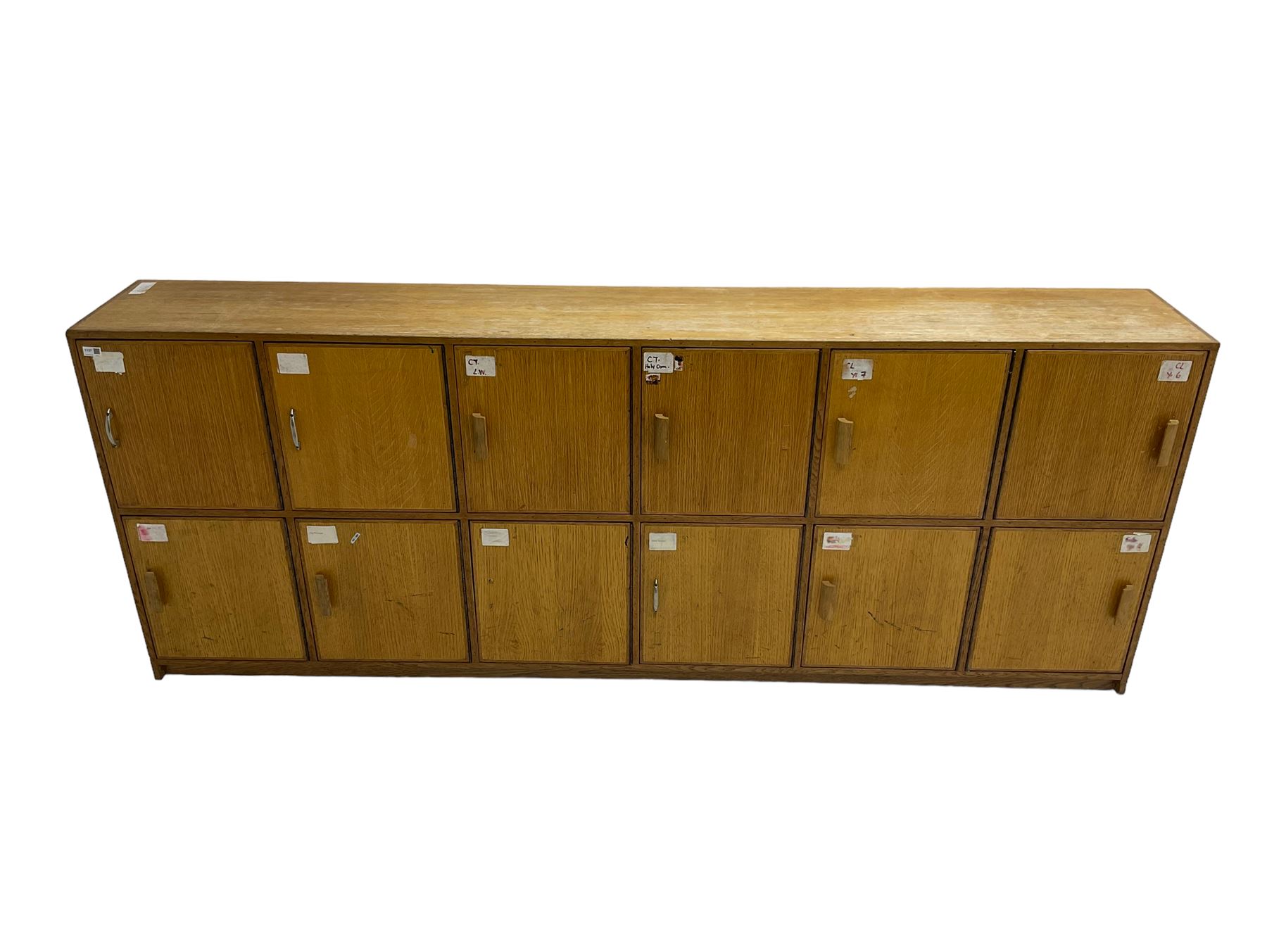 20th century oak bank of lockers - Image 2 of 6